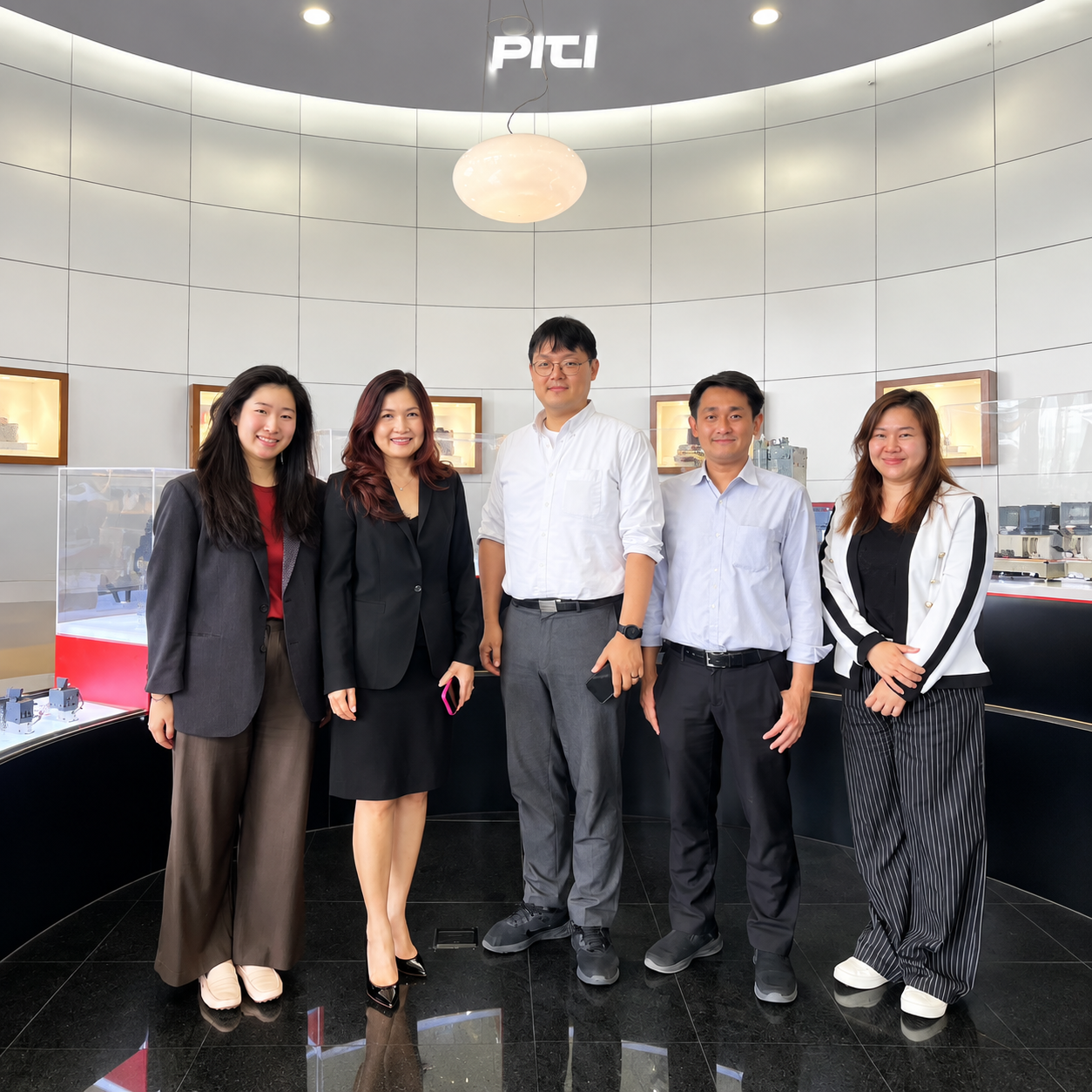 ABB Global sales Development ABB Global sales Development in APAC ด้าน Smart Buildings