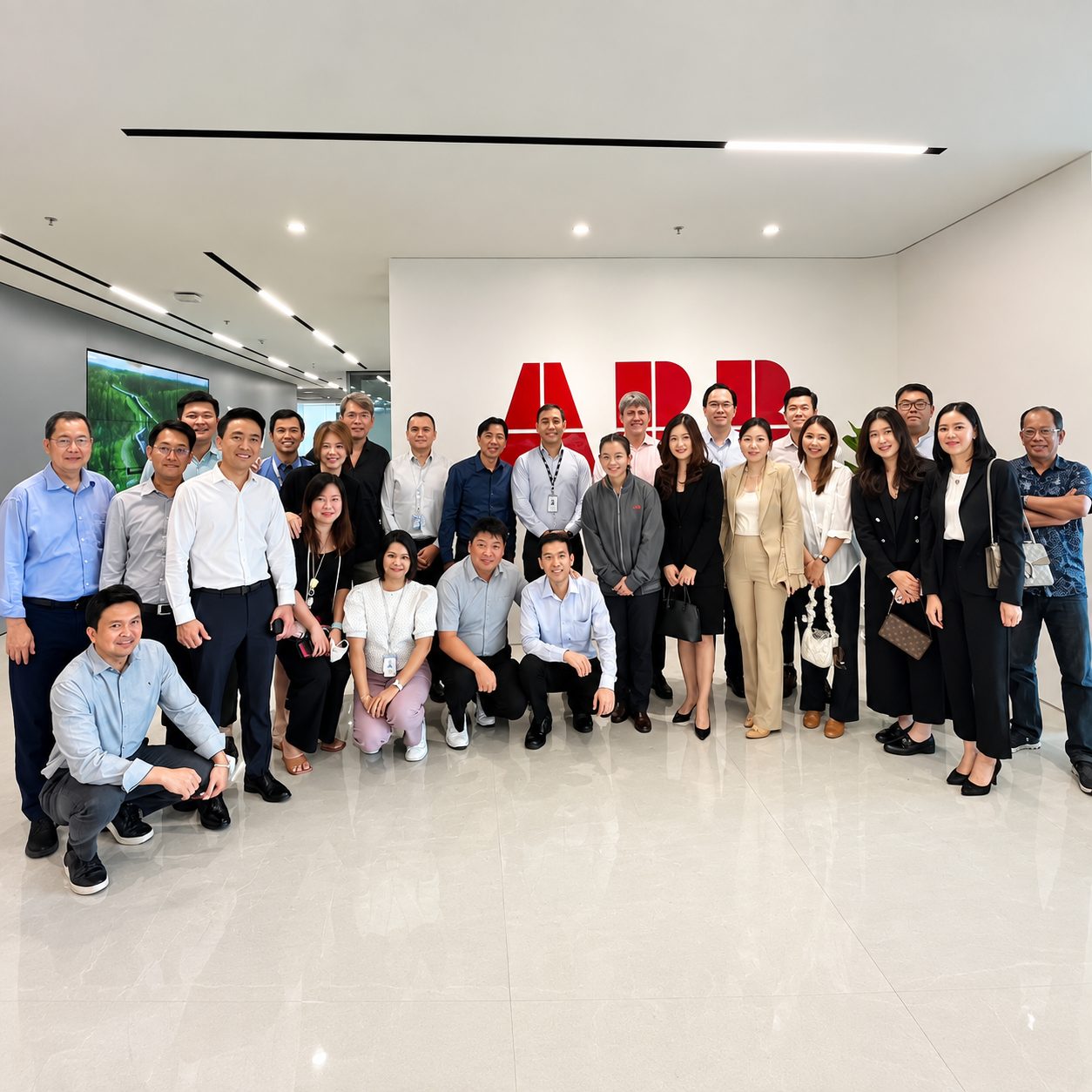 ABB การประชุมกลยุทธ์การเติบโตอย่างยั่งยืน ABB จำหน่ายอุปกรณ์ไฟฟ้า อุปรกรณ์ไฟฟ้าอุตสหกรรม ไฟฟ้าโรงงาน